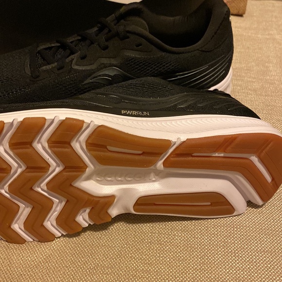 New - Saucony running shoes - Picture 4 of 8